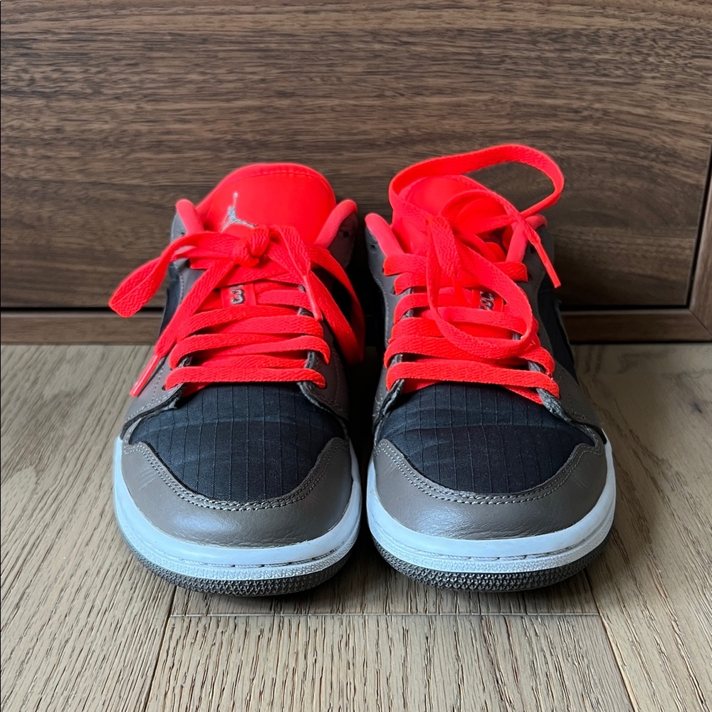 Low Nike Jordan Sneakers